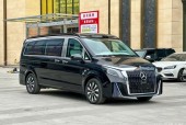 迈巴赫奔驰e300费用，迈巴赫奔驰e300费用及图片？