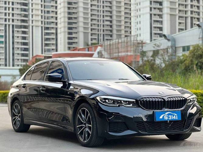奥迪a4l跟宝马3系哪个好？奥迪a4和宝马三系哪个更好？  第1张