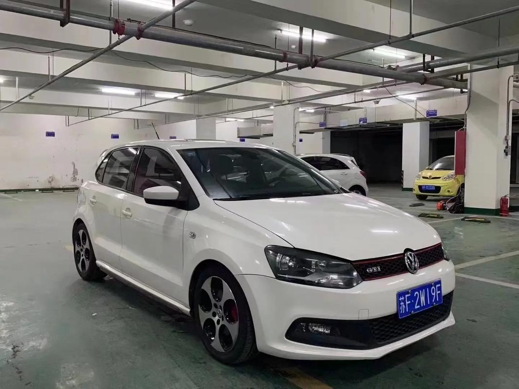 大众pologti二手费用，大众汽车polo二手多少钱一辆？  第5张