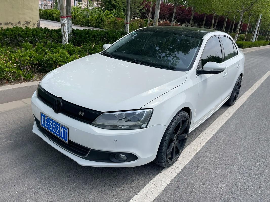 大众速腾金色是什么颜色的？大众速腾的金色是什么金？  第2张