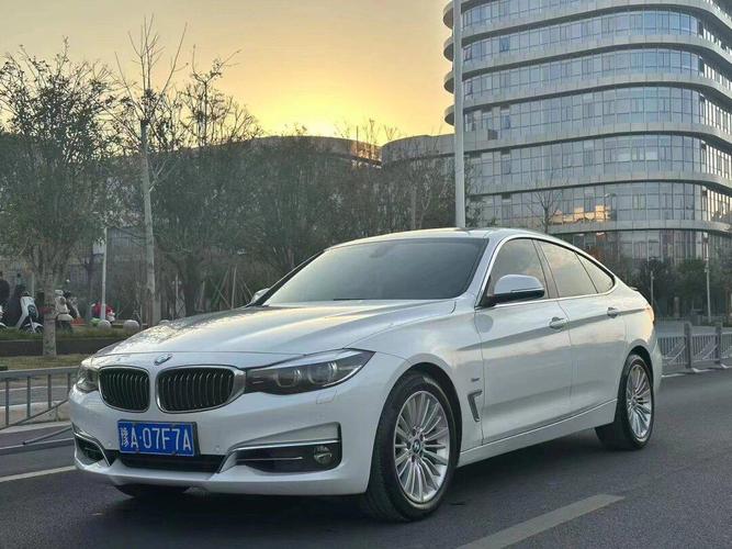 宝马320i新款费用？宝马320i新款费用敞篷？  第1张