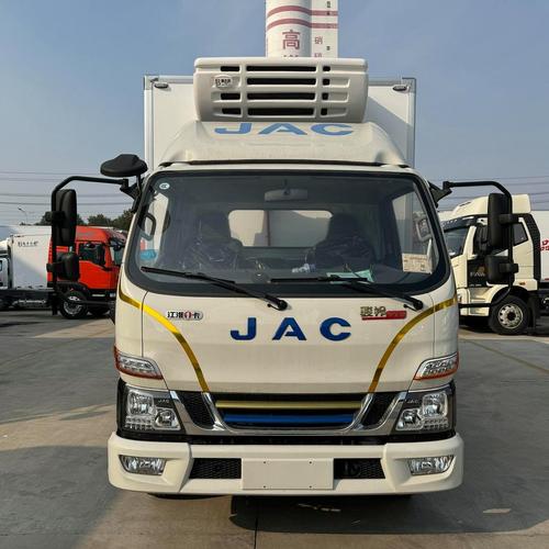 五十铃厢式货车4米2费用？五十铃4米2厢式货车报价？  第5张
