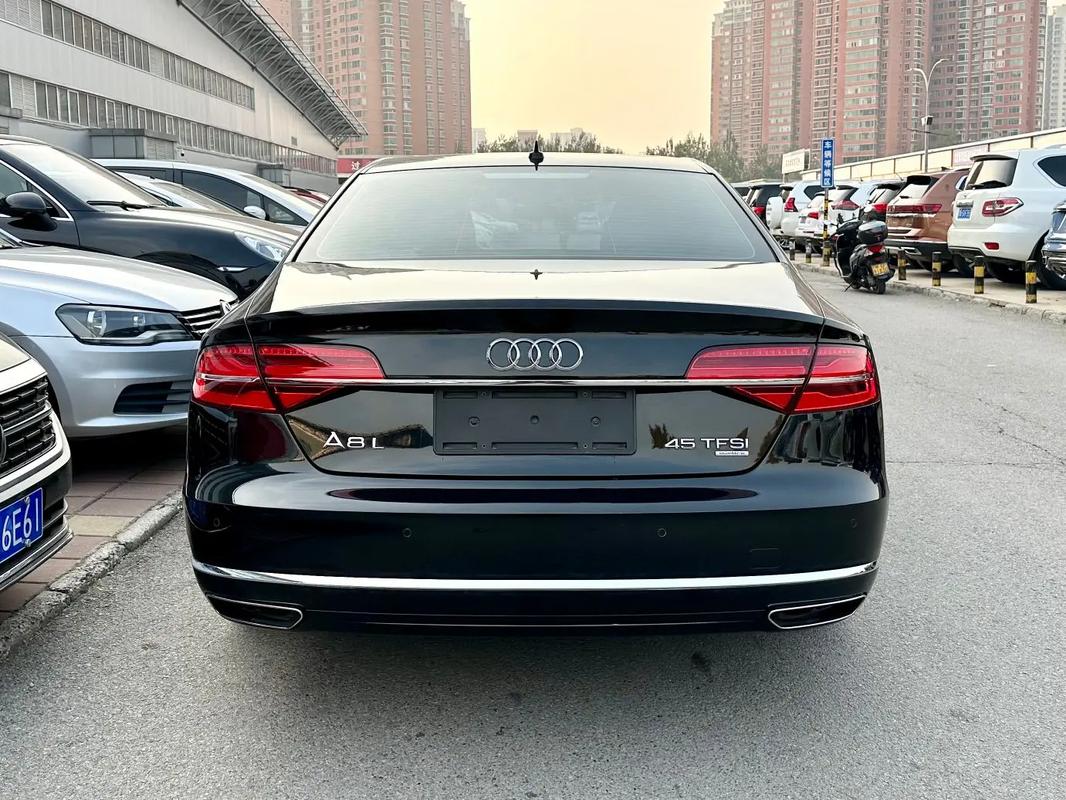 奥迪s8二手车值得买吗？奥迪s8 二手车？  第1张