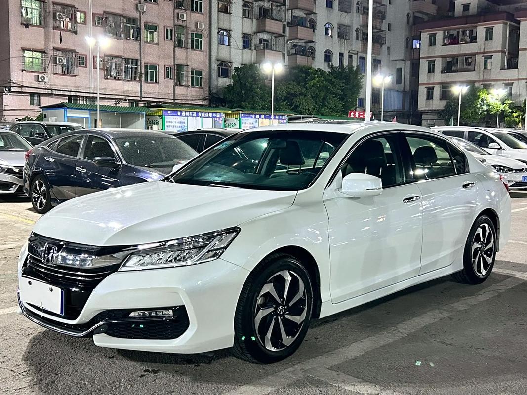 2017年的雅阁九代半二手车费用，2017年95代雅阁舒适版能卖多少钱？  第6张