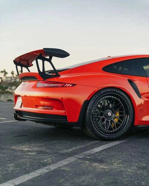 关于保时捷gt3报价一共多少钱的信息  第2张