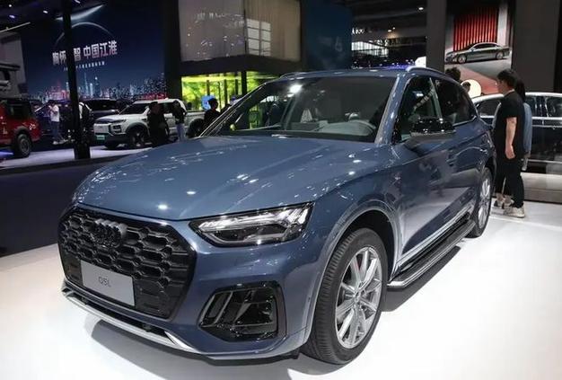 最新奥迪q5和最新皇冠哪个好，奥迪q5l和皇冠对比？  第2张