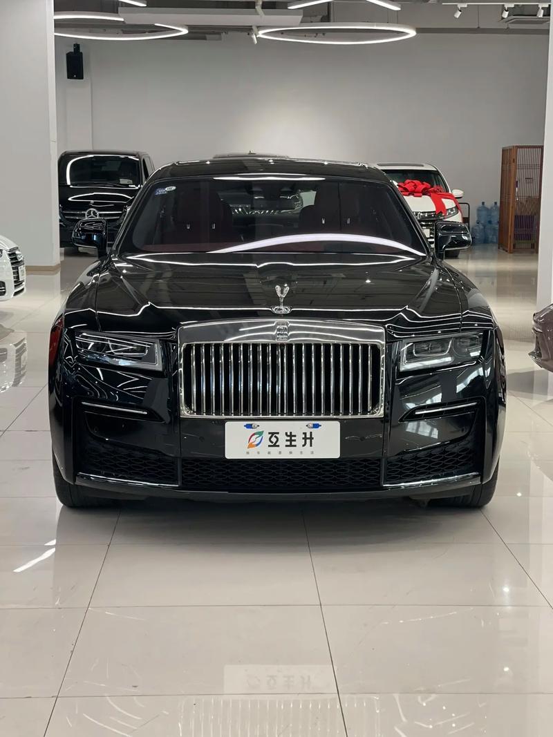 劳斯莱斯suv车型多少钱，劳斯莱斯suv2021款？  第4张