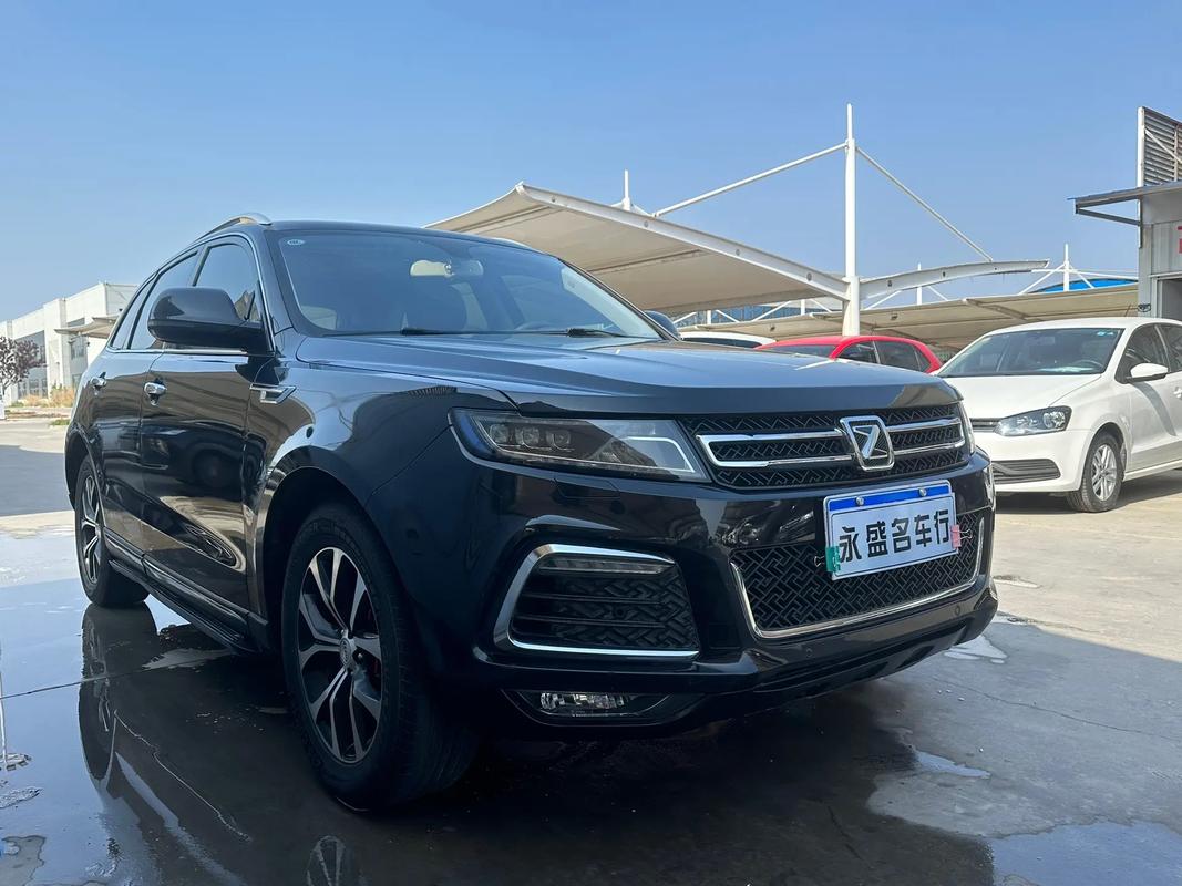众泰t600豪华型费用？众泰t6002018款豪华版？  第4张