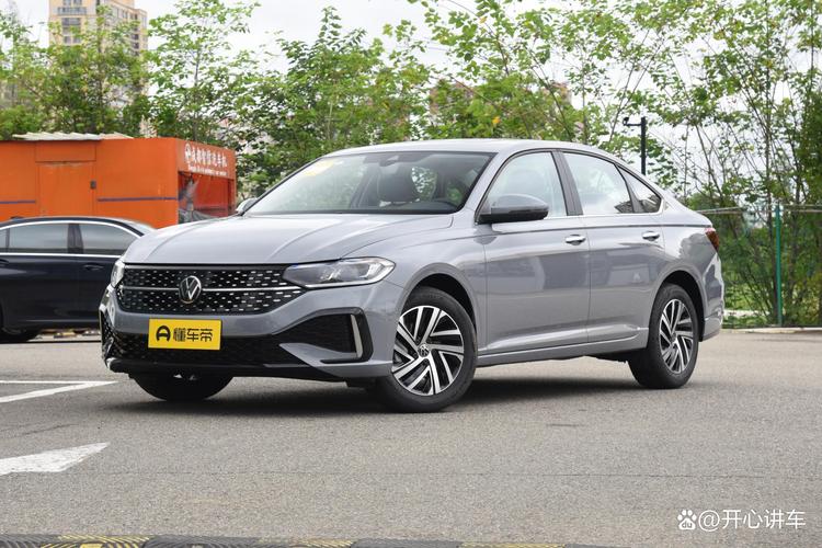 2023二手宝马1系多少钱一辆，宝马一系2手车？  第2张