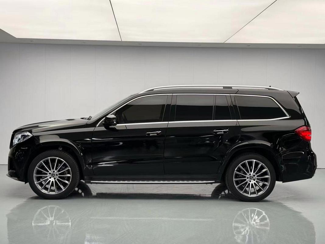 奔驰gls500轿车费用？奔驰gls500轿车报价及图片？  第4张