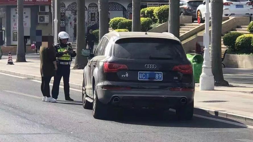 奥迪q7是汽油车吗，奥迪q7是轿车还是越野车  第6张