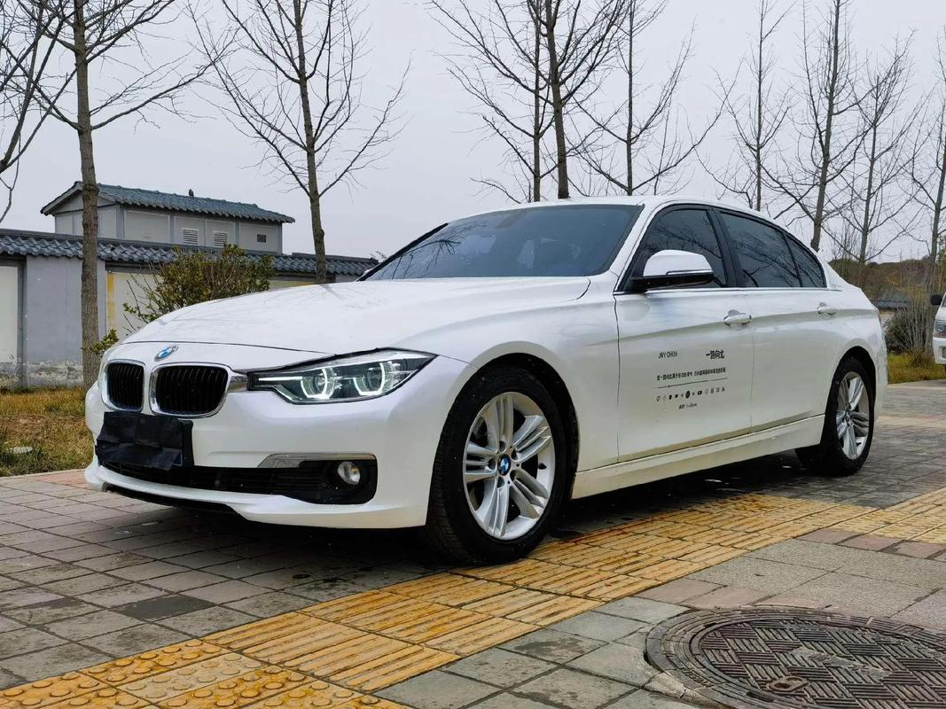 2012款宝马325i怎么样，2012款宝马325i豪华型？  第4张