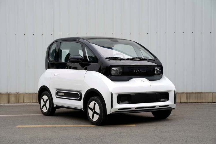 二手宝骏e300费用多少？宝骏e300plus二手车？  第3张