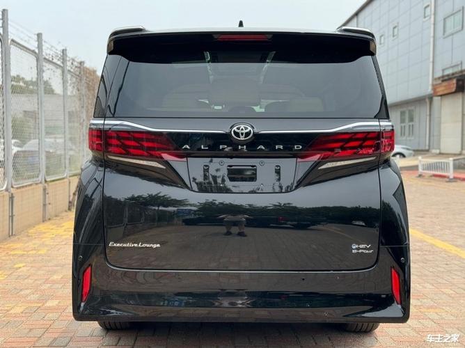 丰田埃尔法v6费用，丰田埃尔法v6报价多少钱？  第1张