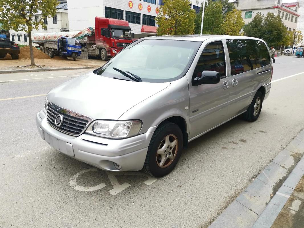 08年别克gl8值得买吗，2008别克gl8老款规格型号？  第4张