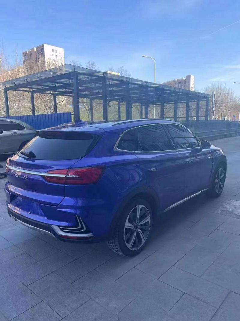 荣威中型suv费用？荣威中型轿车？  第1张