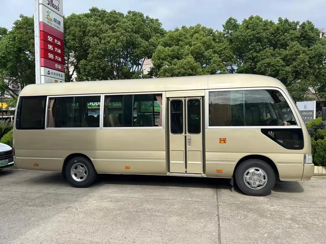 二手考丰田斯特23座多少钱？二手车丰田考斯特23座？  第8张