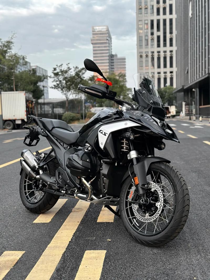 宝马r1200gs二手费用？宝马r1200多少钱一辆？  第3张