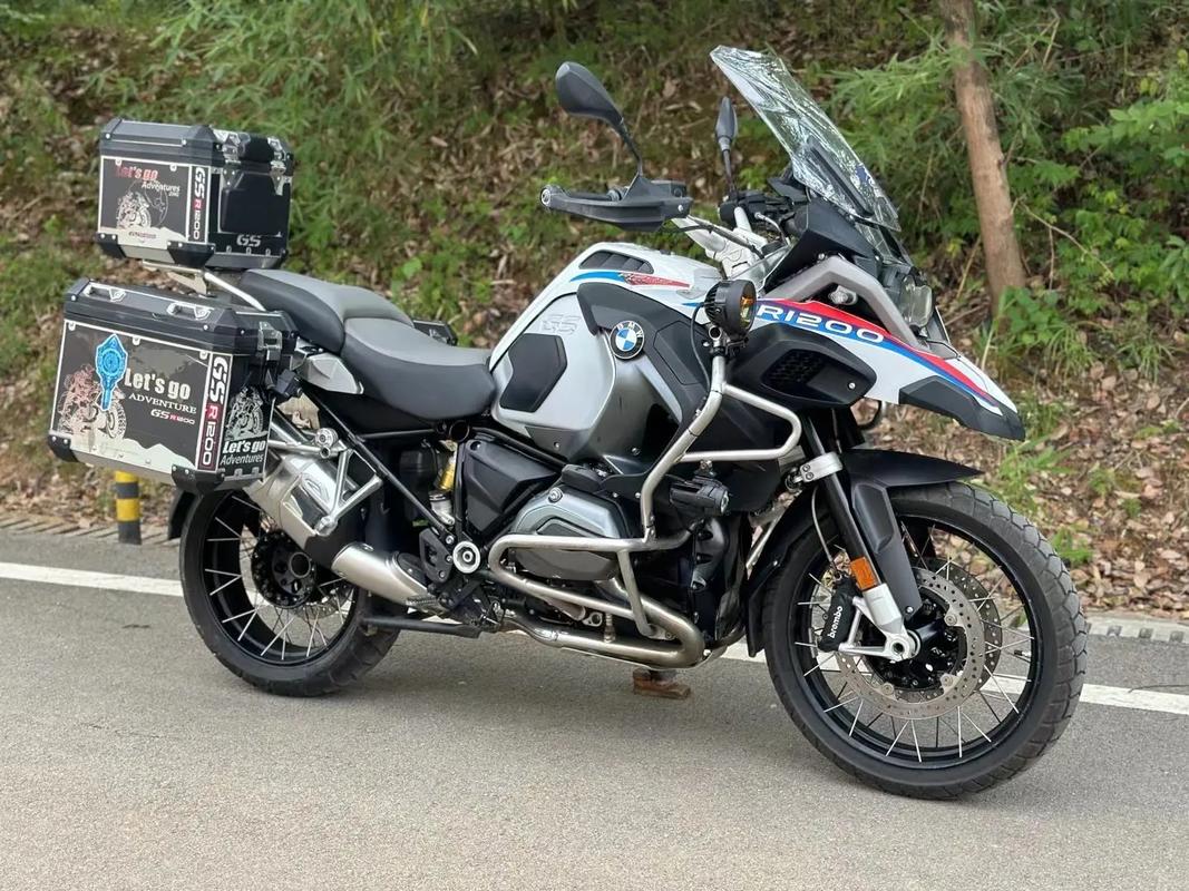 宝马r1200gs二手费用？宝马r1200多少钱一辆？  第4张