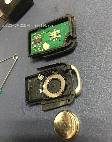 一汽大众速腾钥匙换电池怎么拆，一汽大众速腾车钥匙换电池教程？  第1张