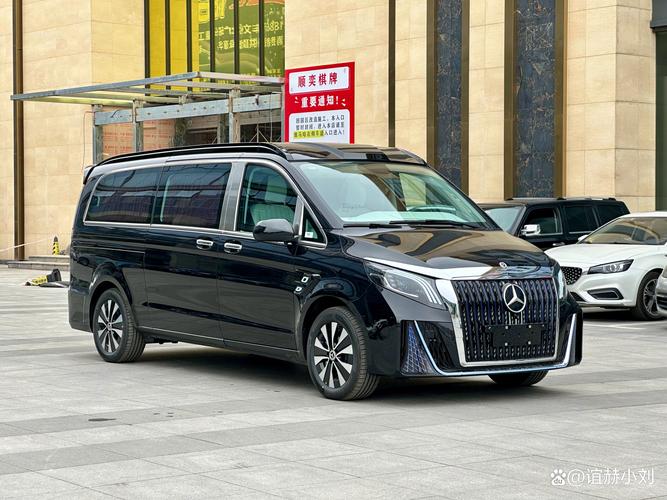 迈巴赫奔驰e300费用，迈巴赫奔驰e300费用及图片？  第1张