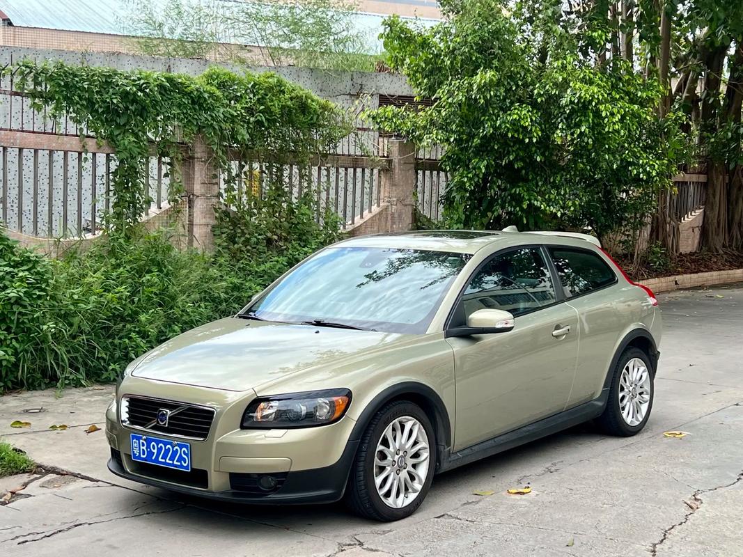 沃尔沃c30怎么样买吗？沃尔沃c30 24i？  第5张