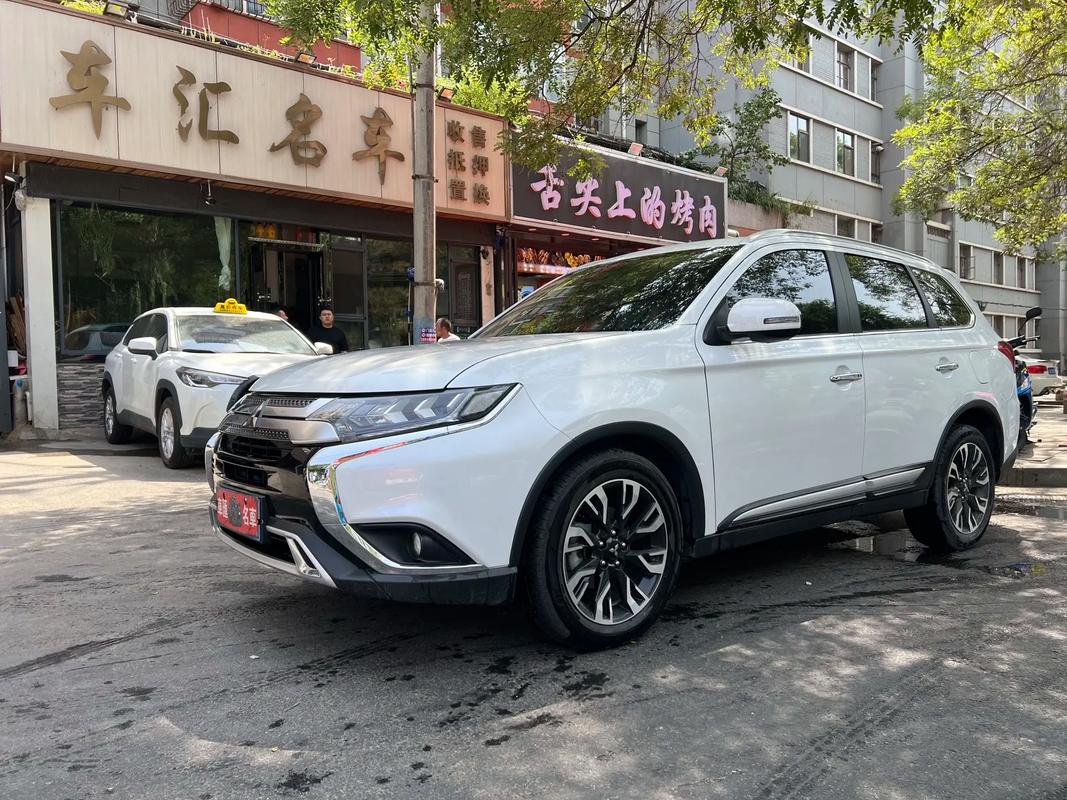 三菱汽车suv2020款大七座费用，2020款三菱大七座多少钱  第5张