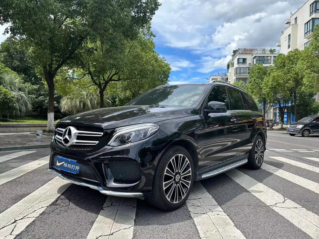 gle400奔驰费用2017款？gle400奔驰最新报价2018款？  第2张