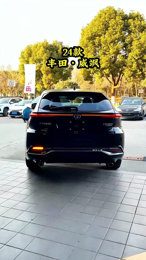 丰田威飒和harrier是同一车吗，丰田威飒是广汽还是一汽  第1张