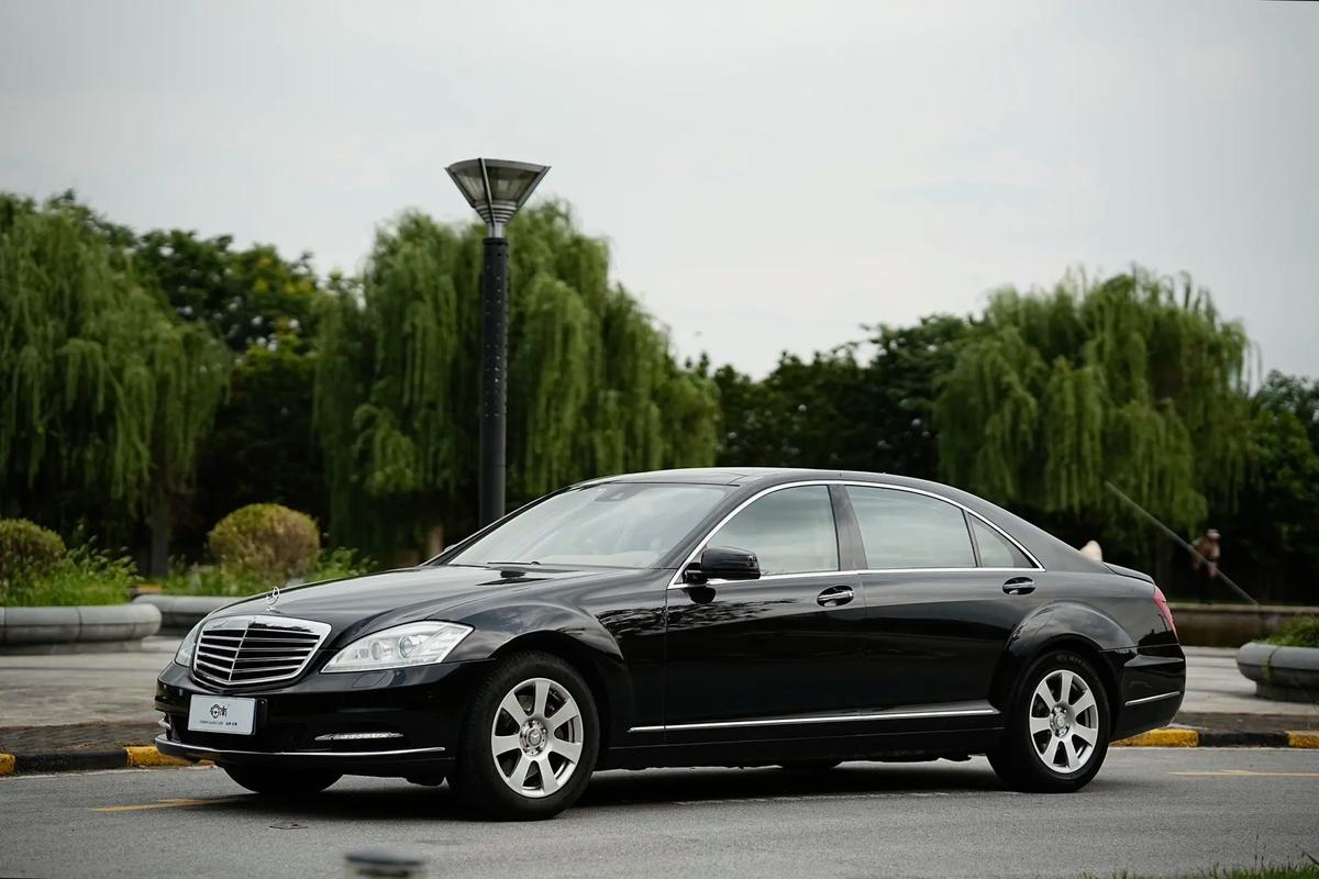 奔驰s300和300l的区别，奔驰s350和s300外观有什么区别?？  第1张