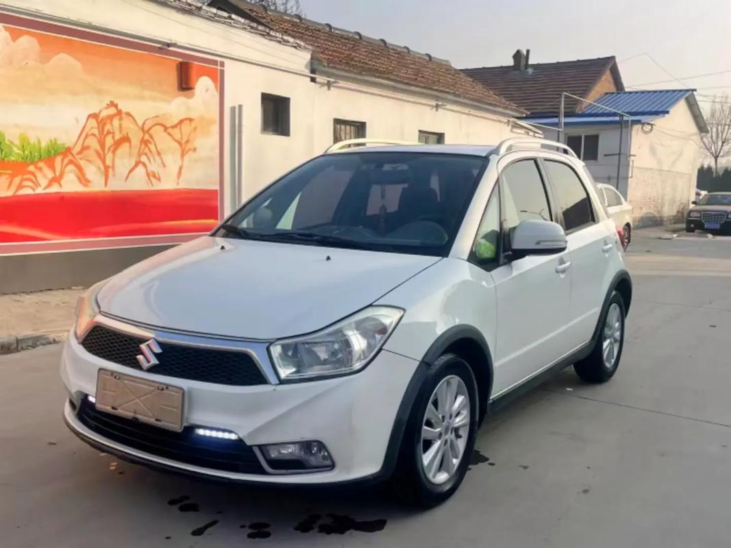 14年铃木天语sx4二手车费用？2014年铃木天语sx4多钱二手？  第1张