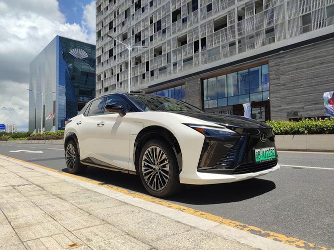 雷克萨斯rz电车费用？雷克萨斯suv车型电车？  第2张