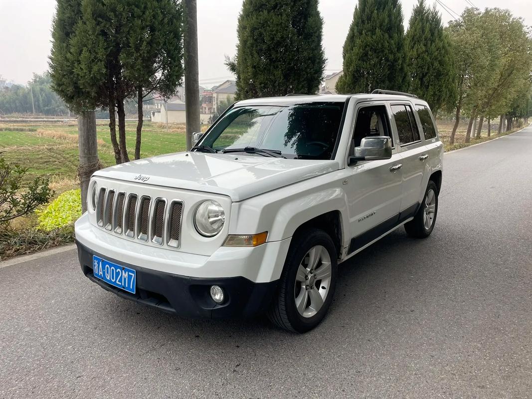 jeep自由光尺寸长宽高多少，自由光尺寸是多少？  第6张