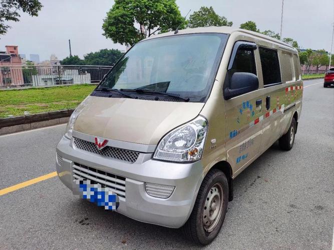 五菱最长面包车费用？五菱系列面包车最长的有多少多长？  第2张